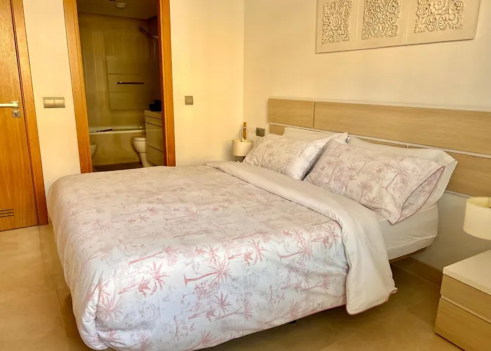 Lovely Perfect Location Apartment *
